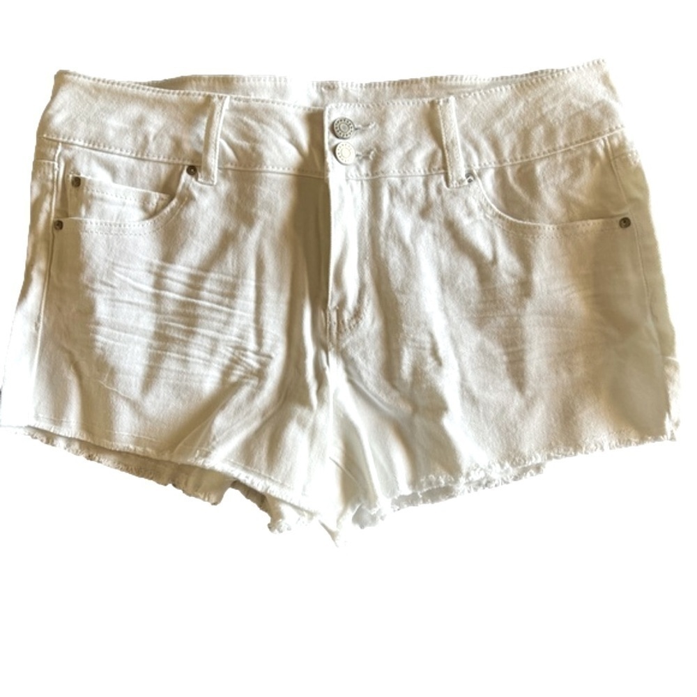 REFUGE White Denim Shorts Size 10 NWOT